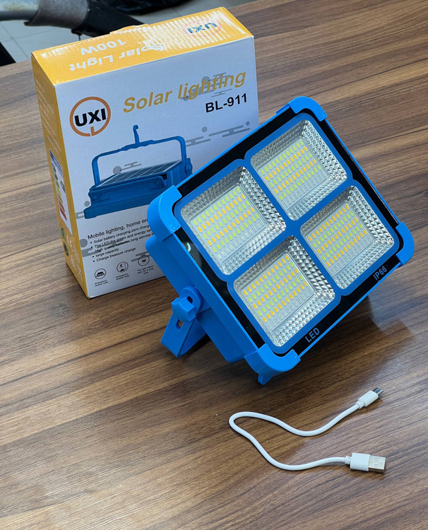 پرژکتور خورشیدی